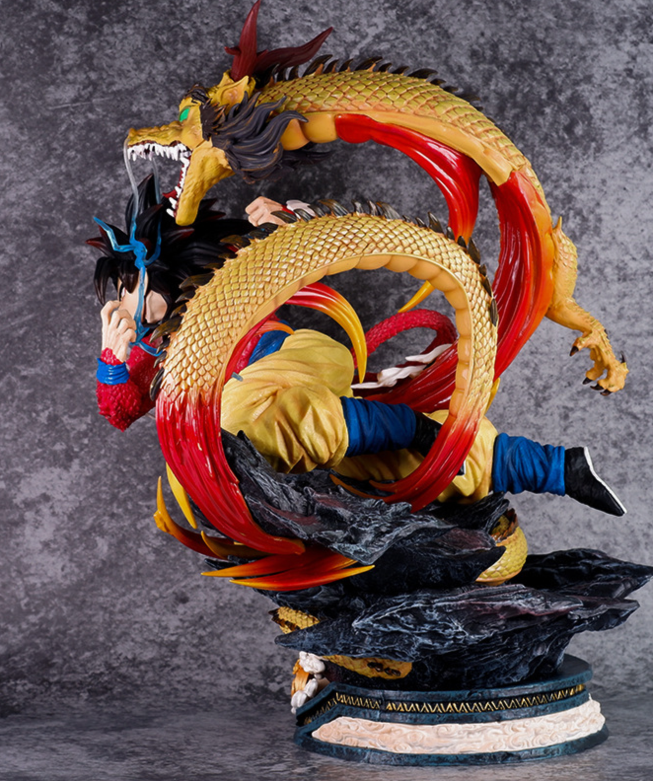 Big Action Figure Goku SS4 with Dragon Fist 43CM