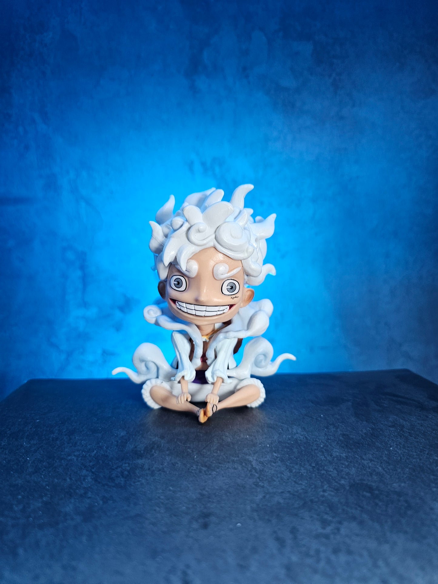 Monkey D. Luffy Gear 5 laughing Car Dashboard 10Cm.