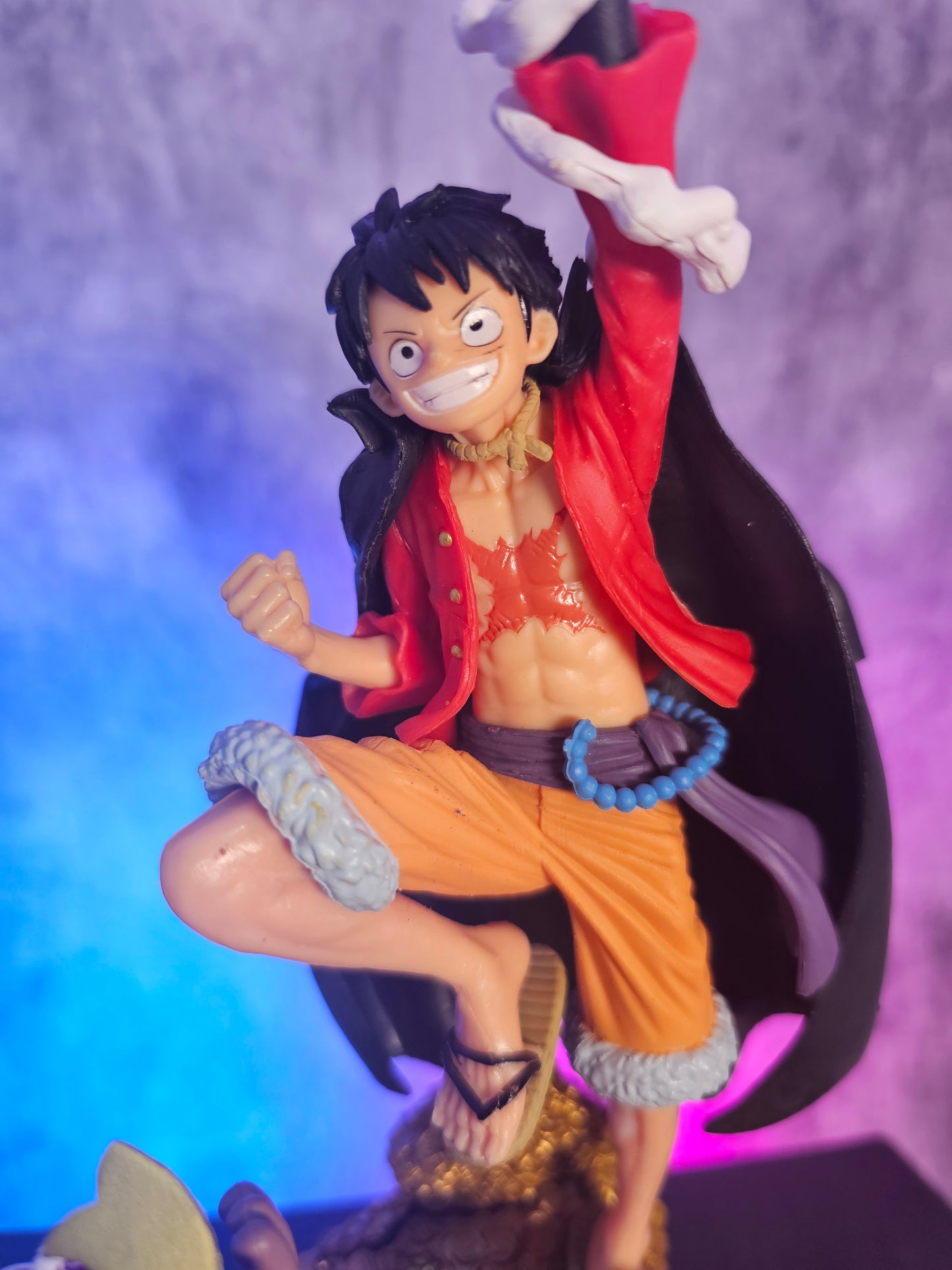 Luffy Standing on Gold Treasure 20CM
