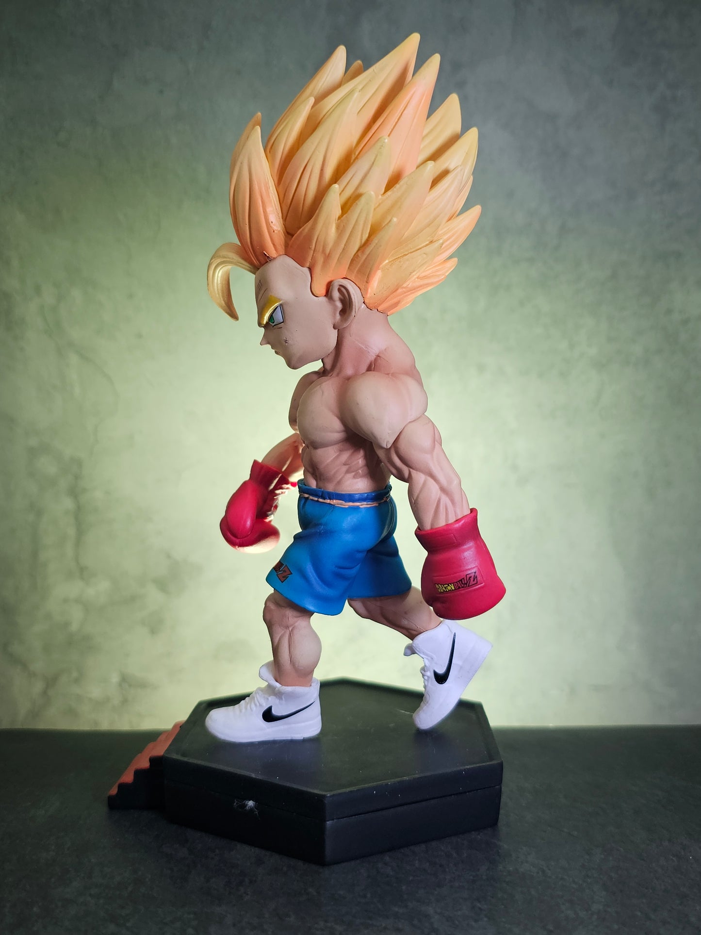 Super Saiyan Gohan Boxing Pose Figure 16 CM