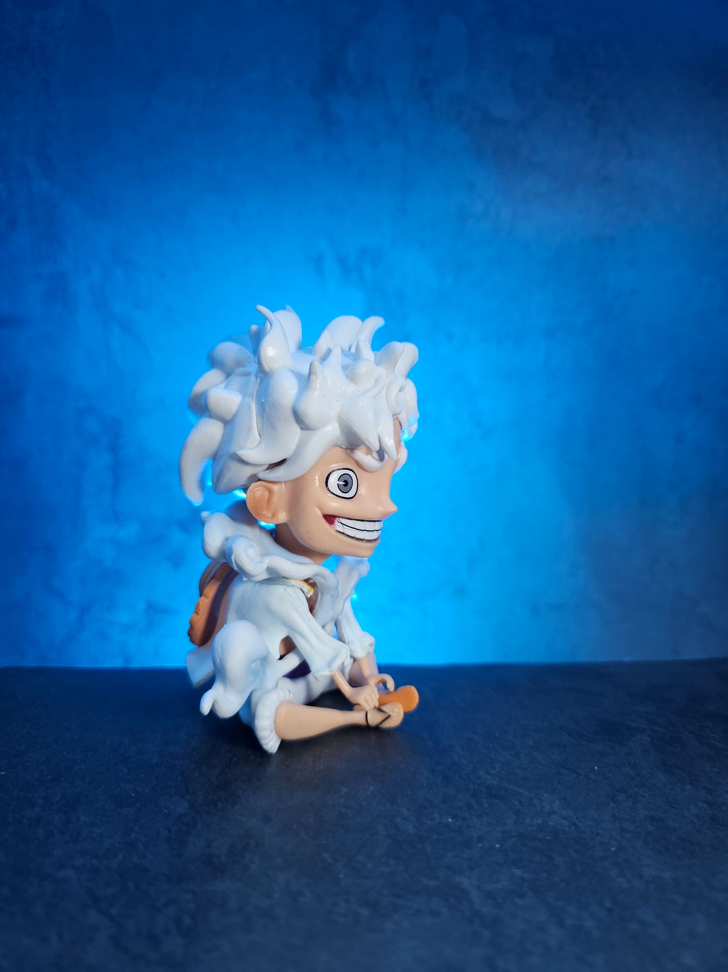 Monkey D. Luffy Gear 5 laughing Car Dashboard 10Cm.