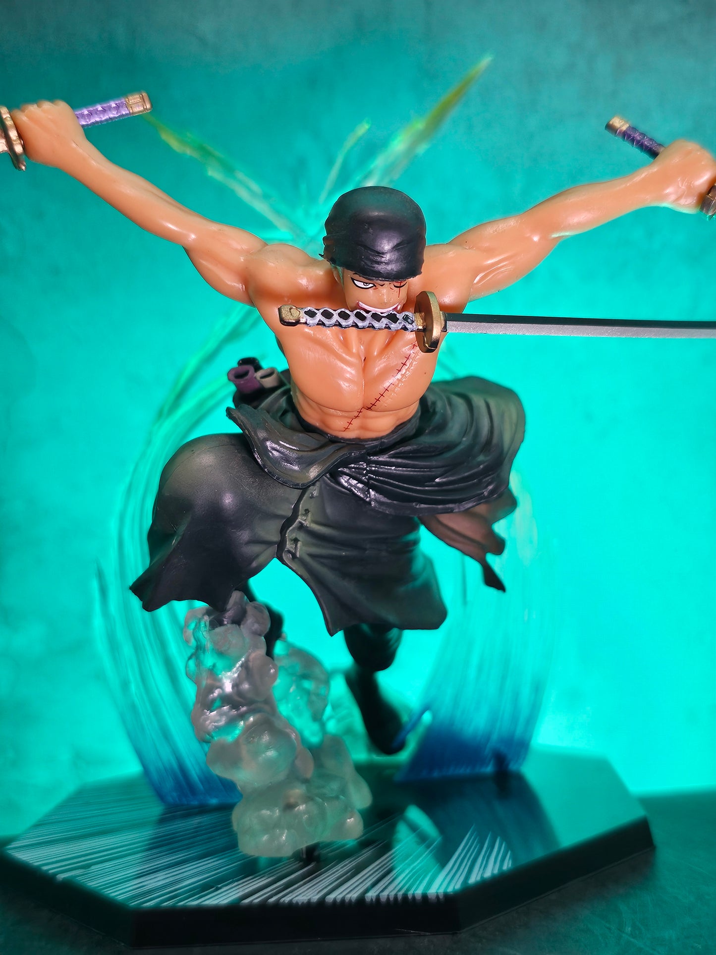 Roronoa Zoro with Detachable 3 Sword 16CM.