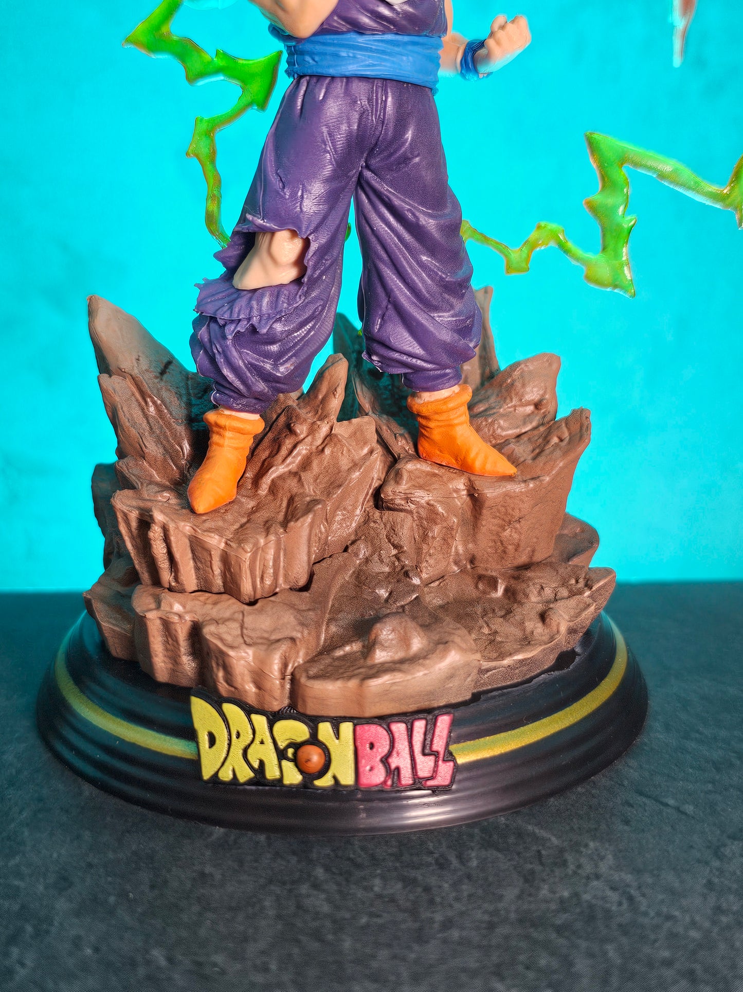 Super Saiyan Gohan Iconic Light Effect Figure 19 CM