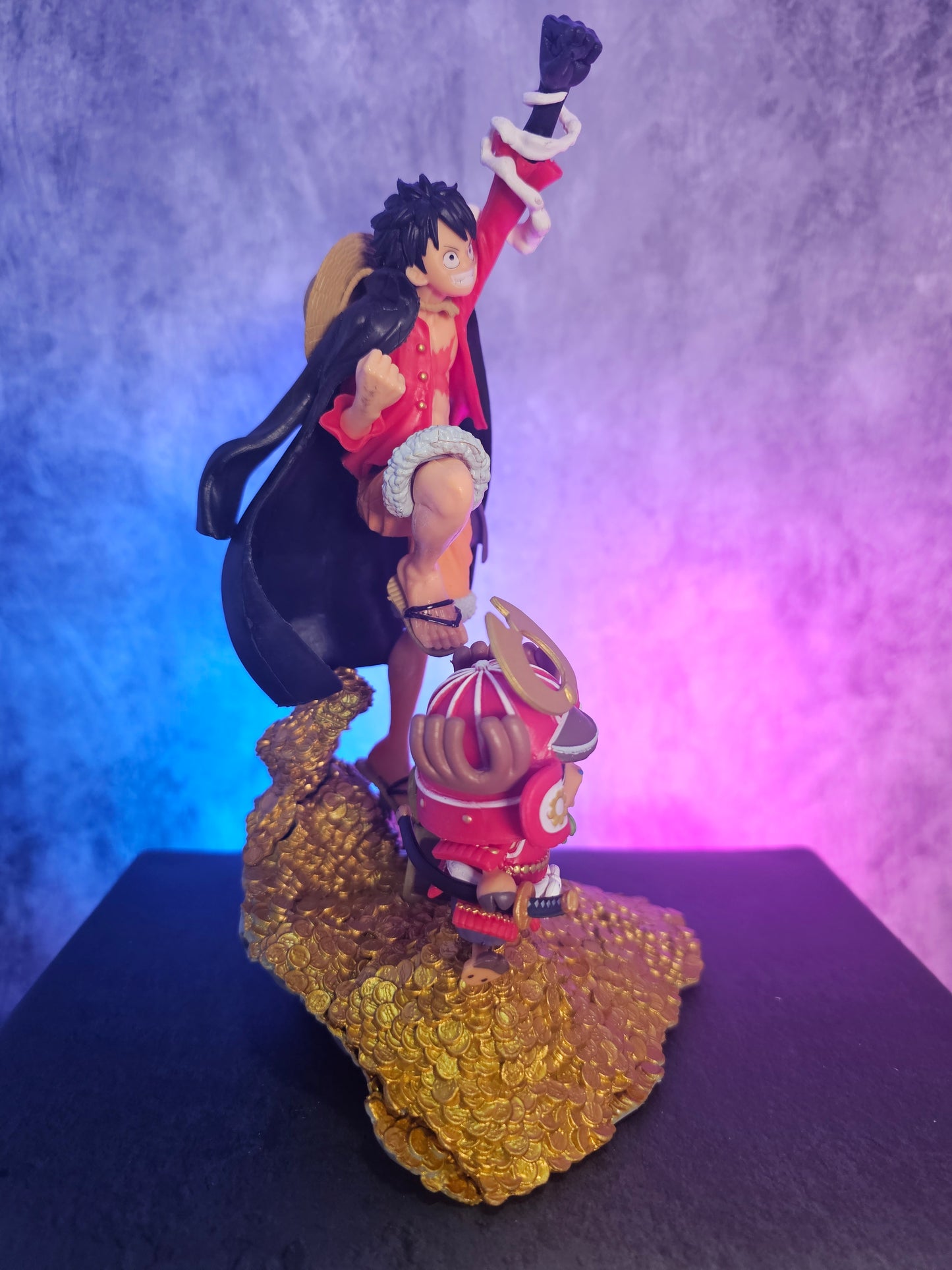 Luffy Standing on Gold Treasure 20CM