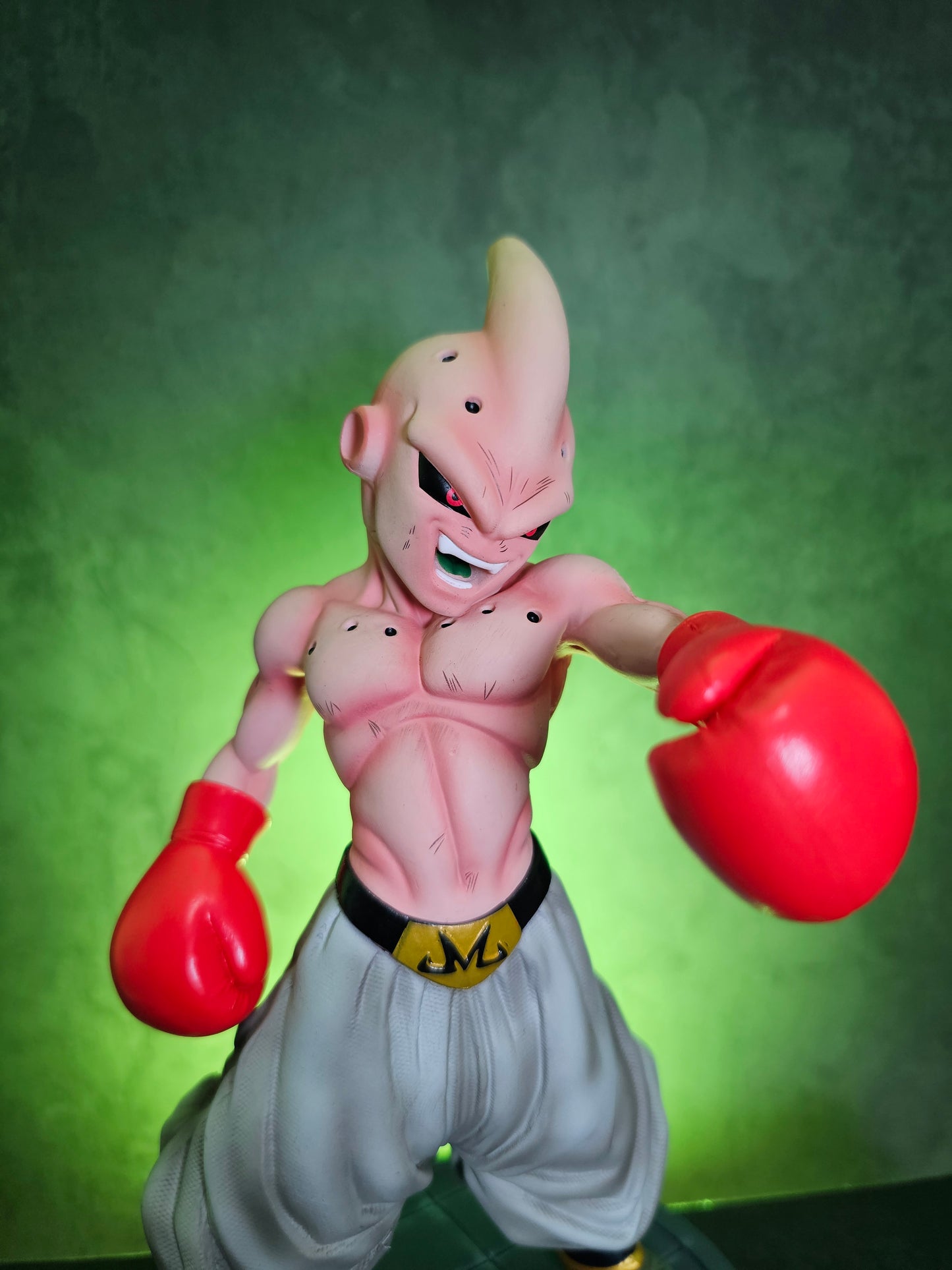 Majin Buu Boxing Action Figure with one Extra Hand 23 CM