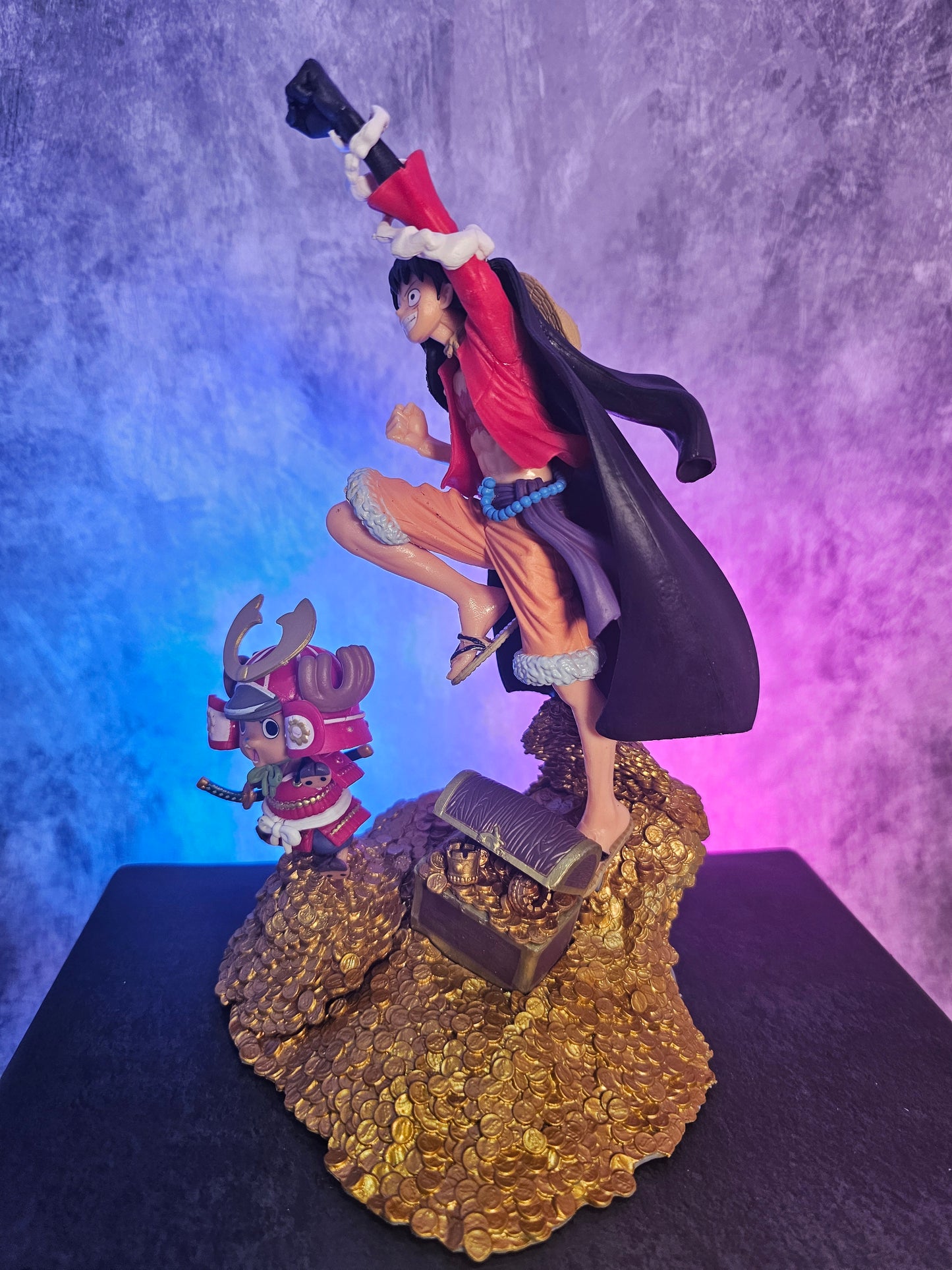 Luffy Standing on Gold Treasure 20CM