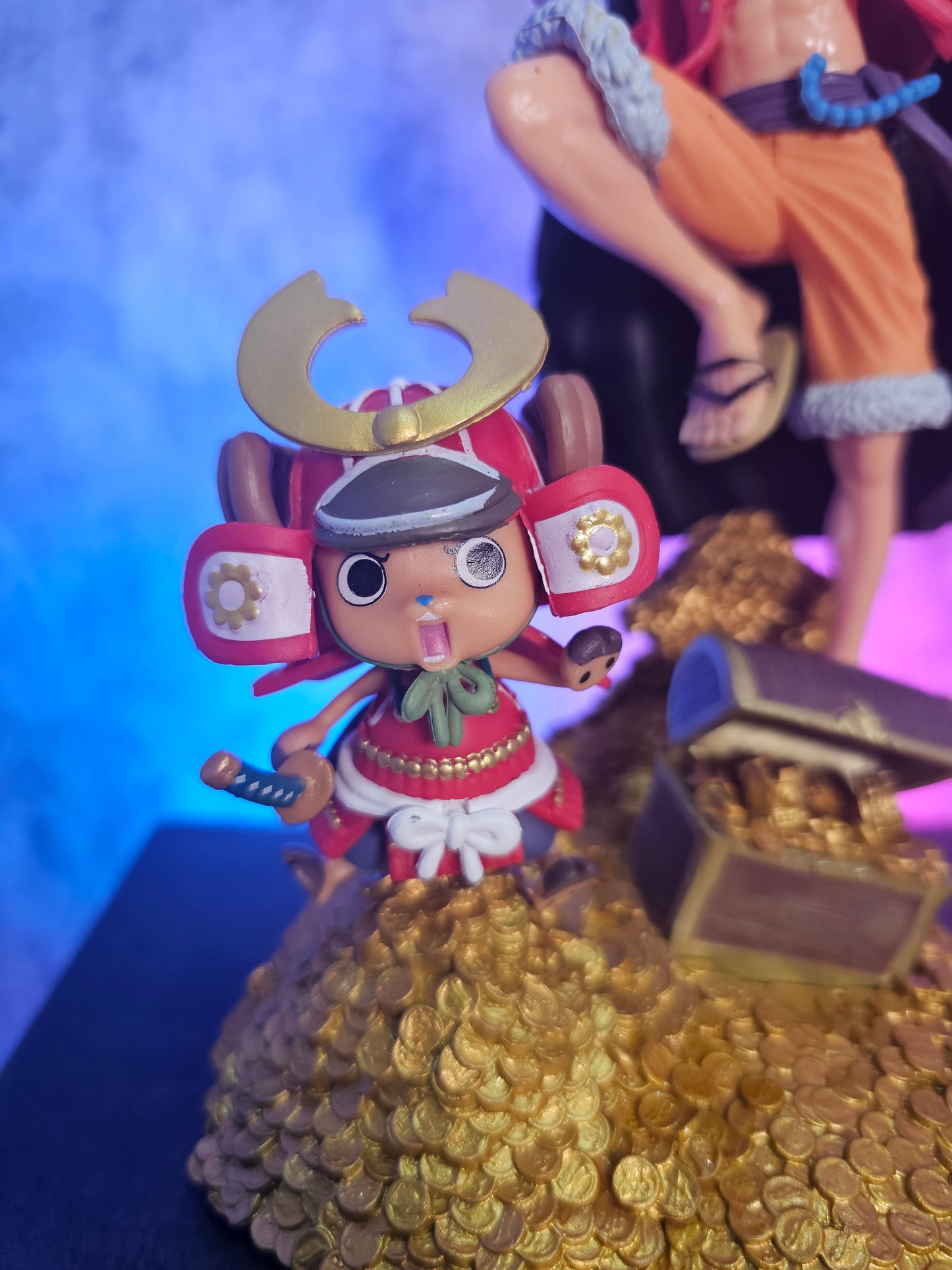Luffy Standing on Gold Treasure 20CM