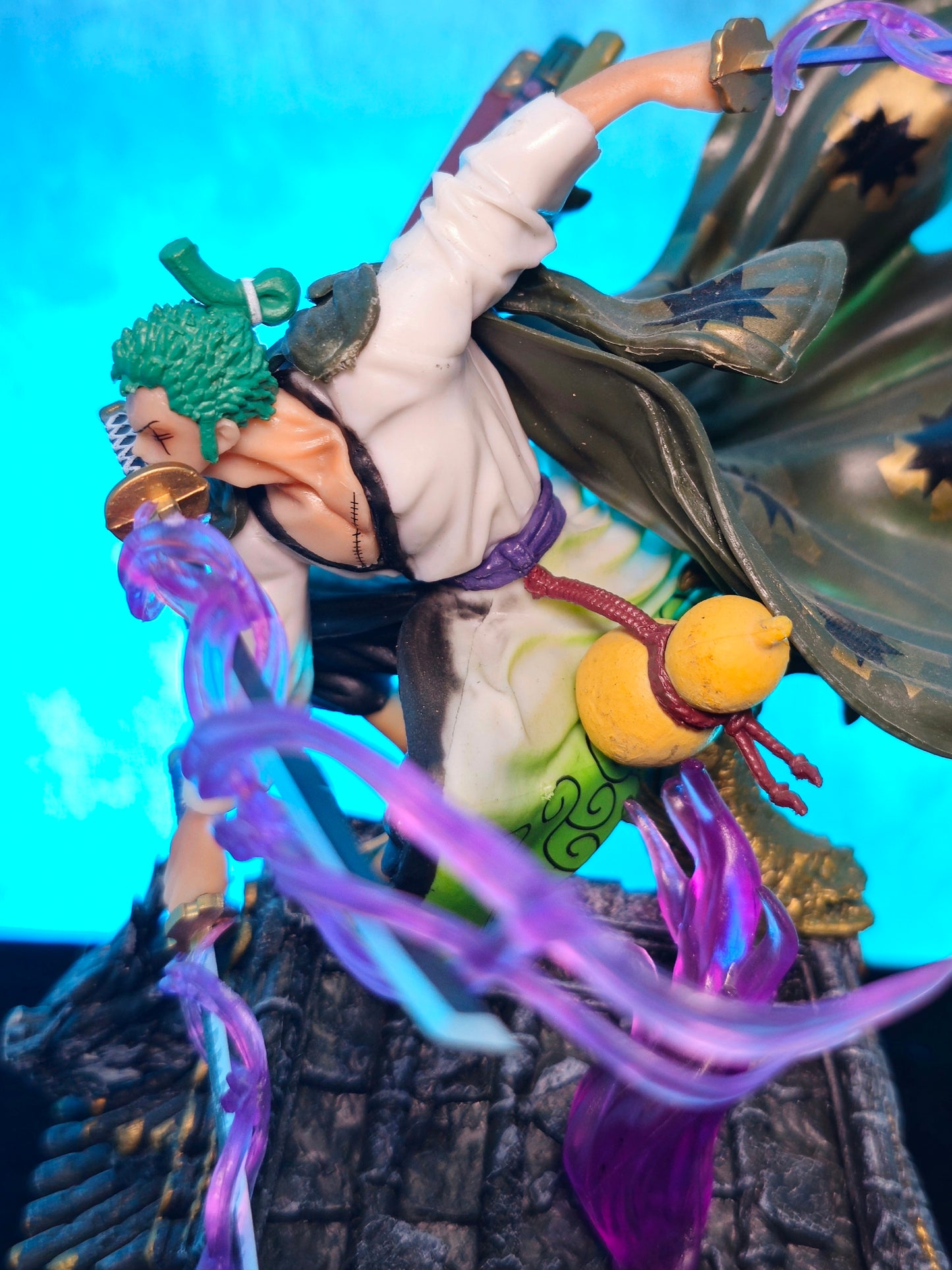 Roronoa Zoro Action Figure with 3 Sword 20CM.