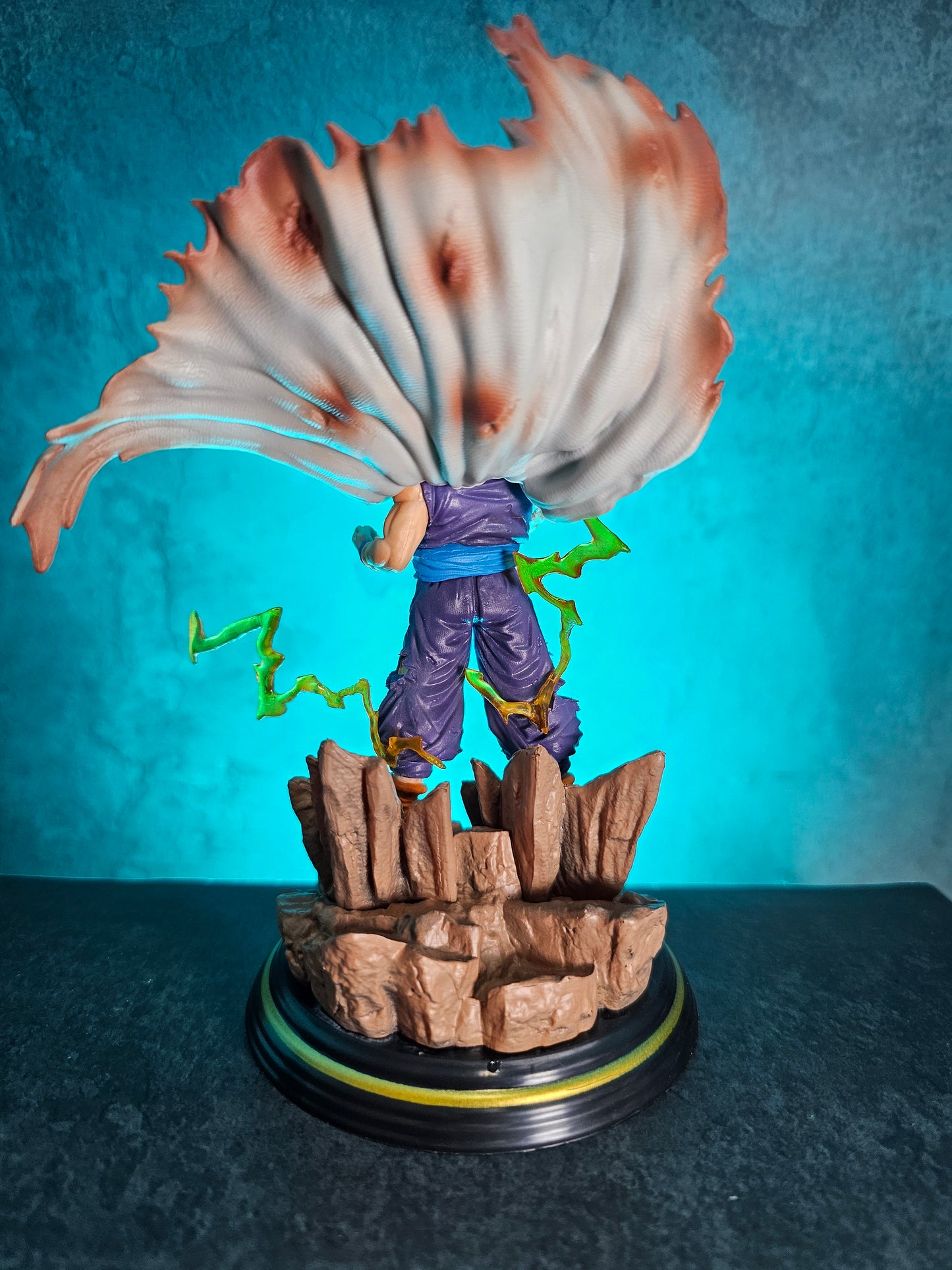 Super Saiyan Gohan Iconic Light Effect Figure 19 CM