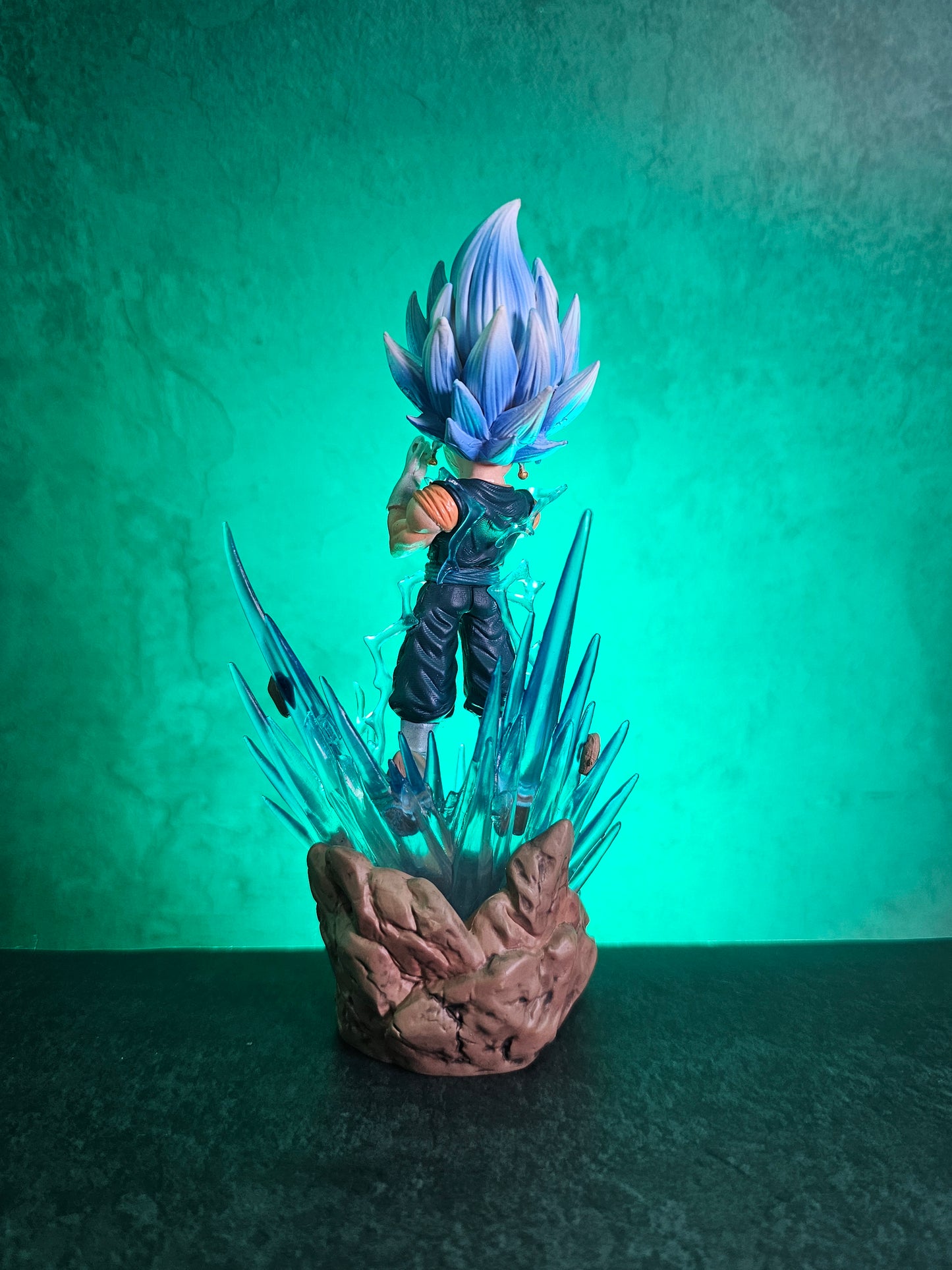 Super Saiyan Vegito Power Up Pose Figure 16CM
