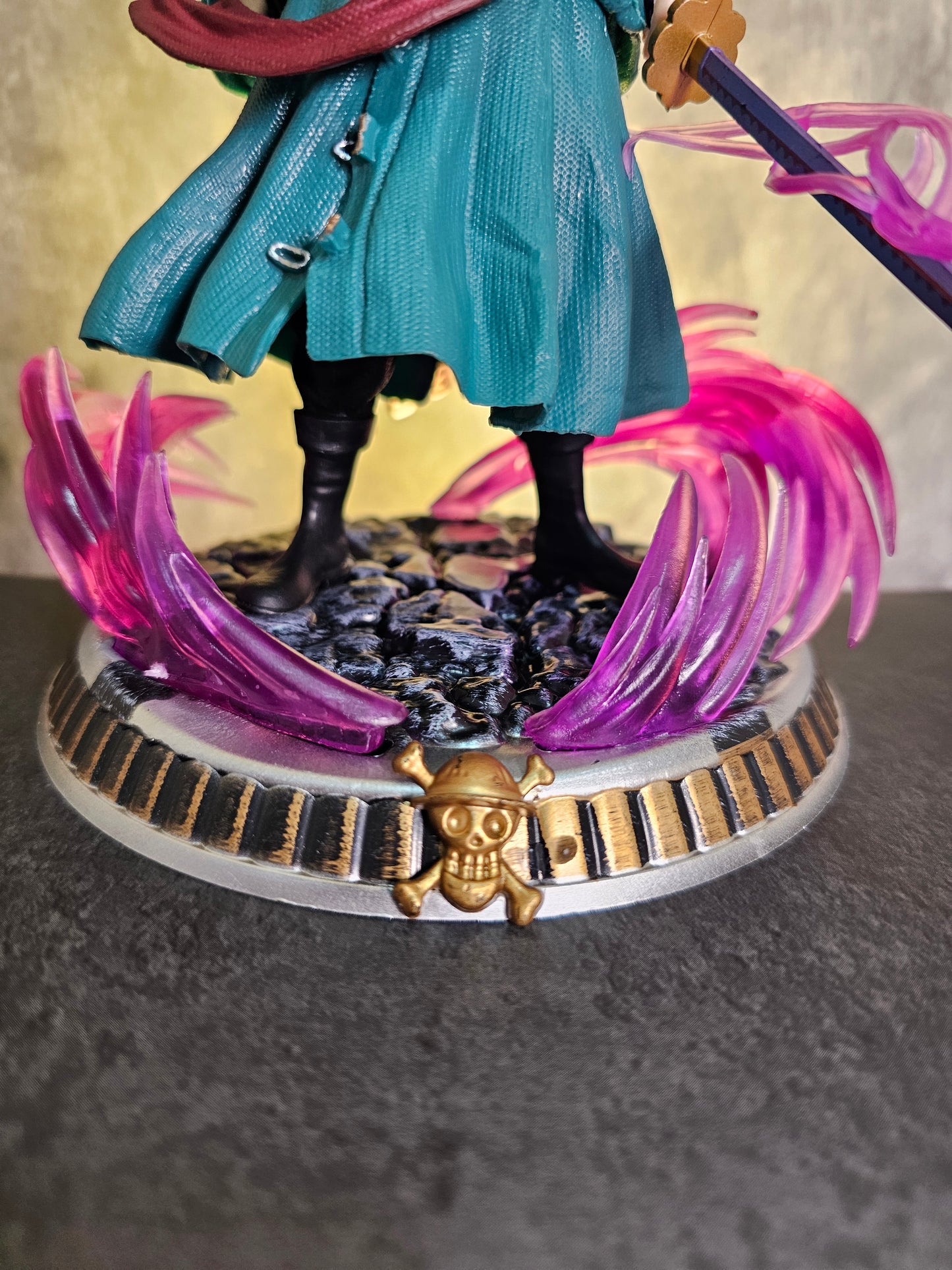 Roronoa Zoro Standing Figure with 3 Sword and Two Heads 21 CM.