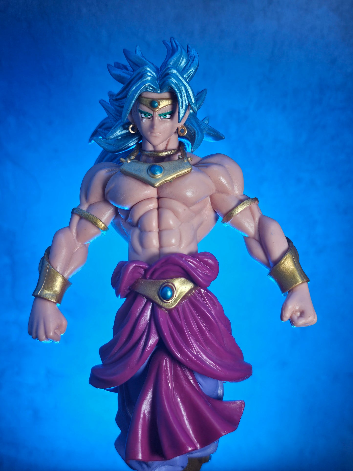 Broly Super Saiyan Blue with Stand 20 CM